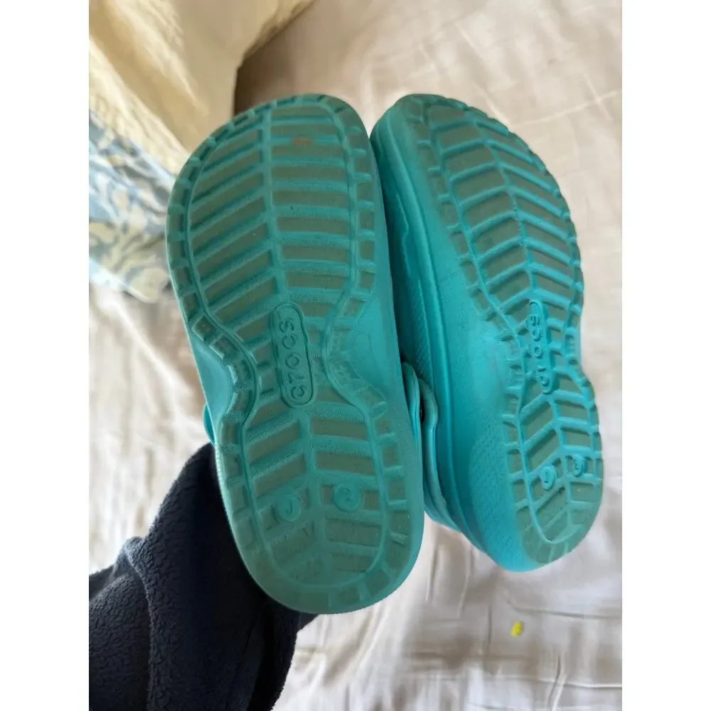 Crocs teal fleece lines size J2